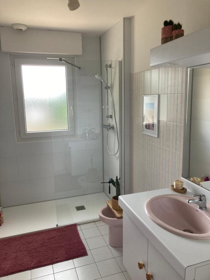 Maison Familiale Dans Une Rue Paisible Gouville-sur-Mer エクステリア 写真